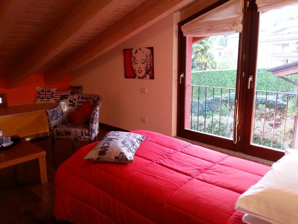 B&B Douglas House Варезе Екстериор снимка