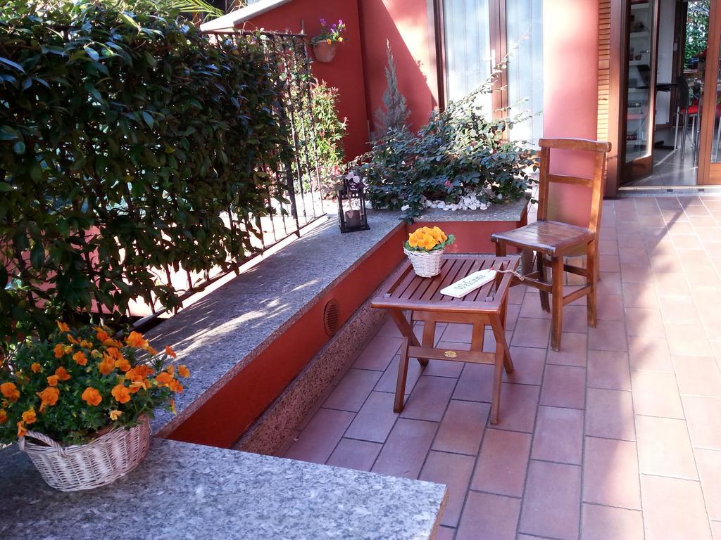 B&B Douglas House Варезе Екстериор снимка